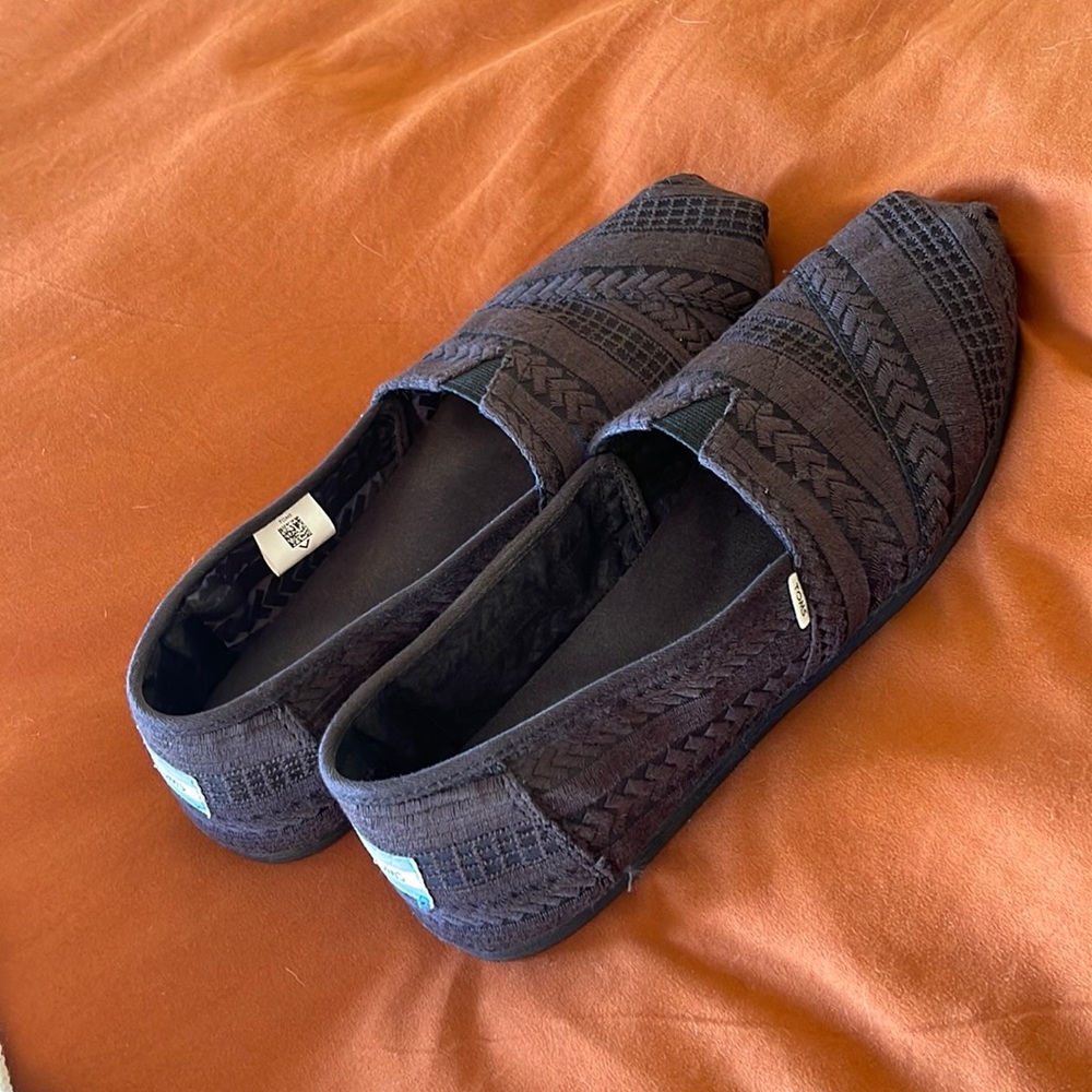 Black TOMS Size 11 (but fit like a 10)